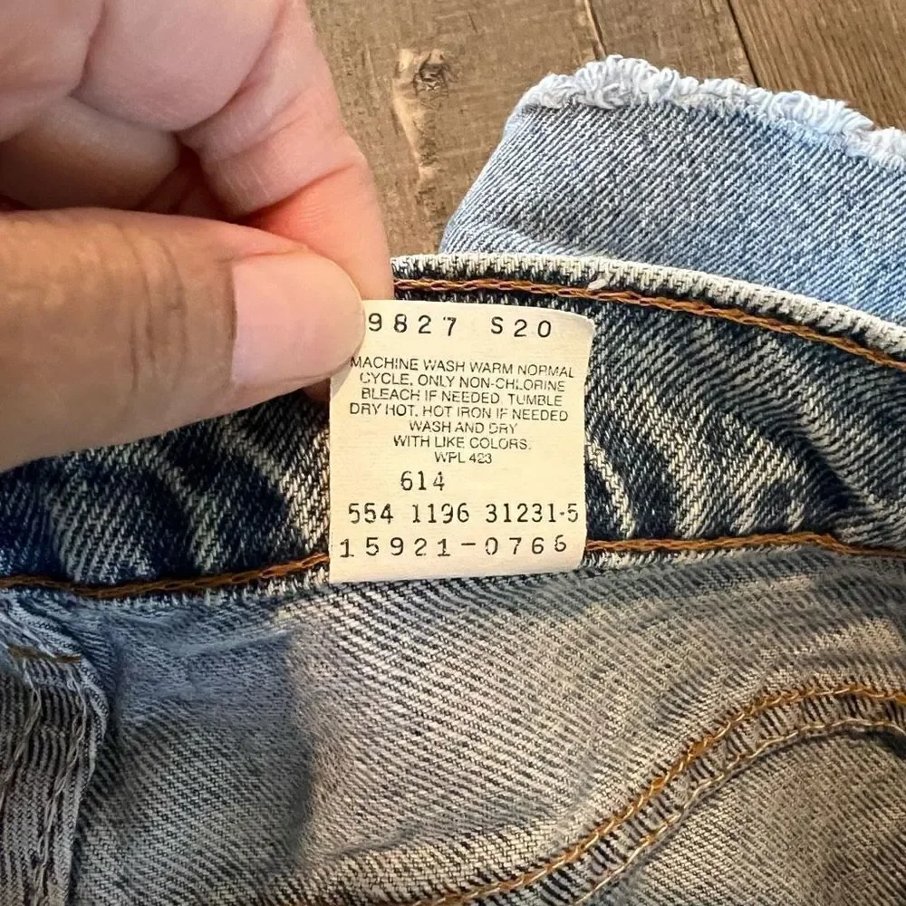 Vintage women’s 921 Levi’s shorts high rise size 6